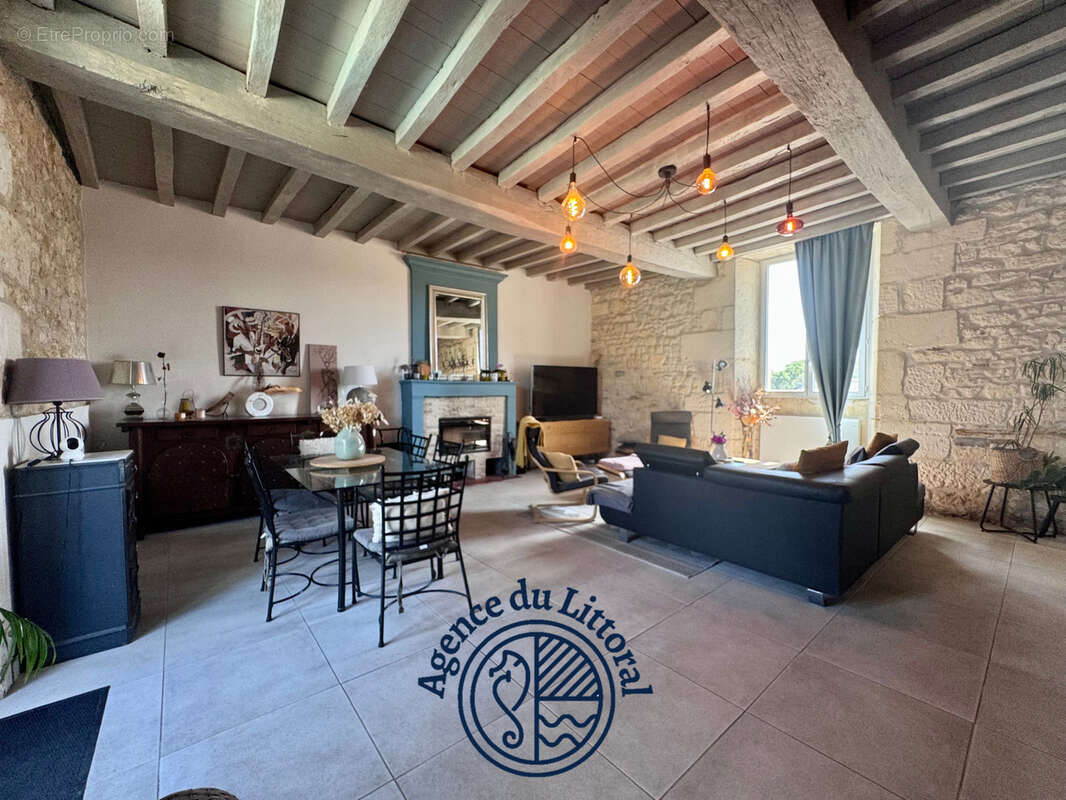 Maison à VARZAY