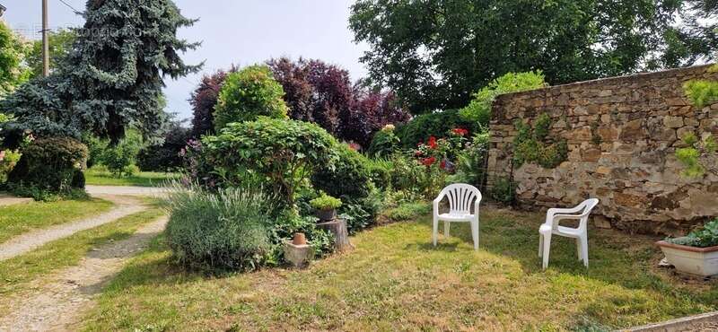 Maison à SAINT-SULPICE-LE-DUNOIS