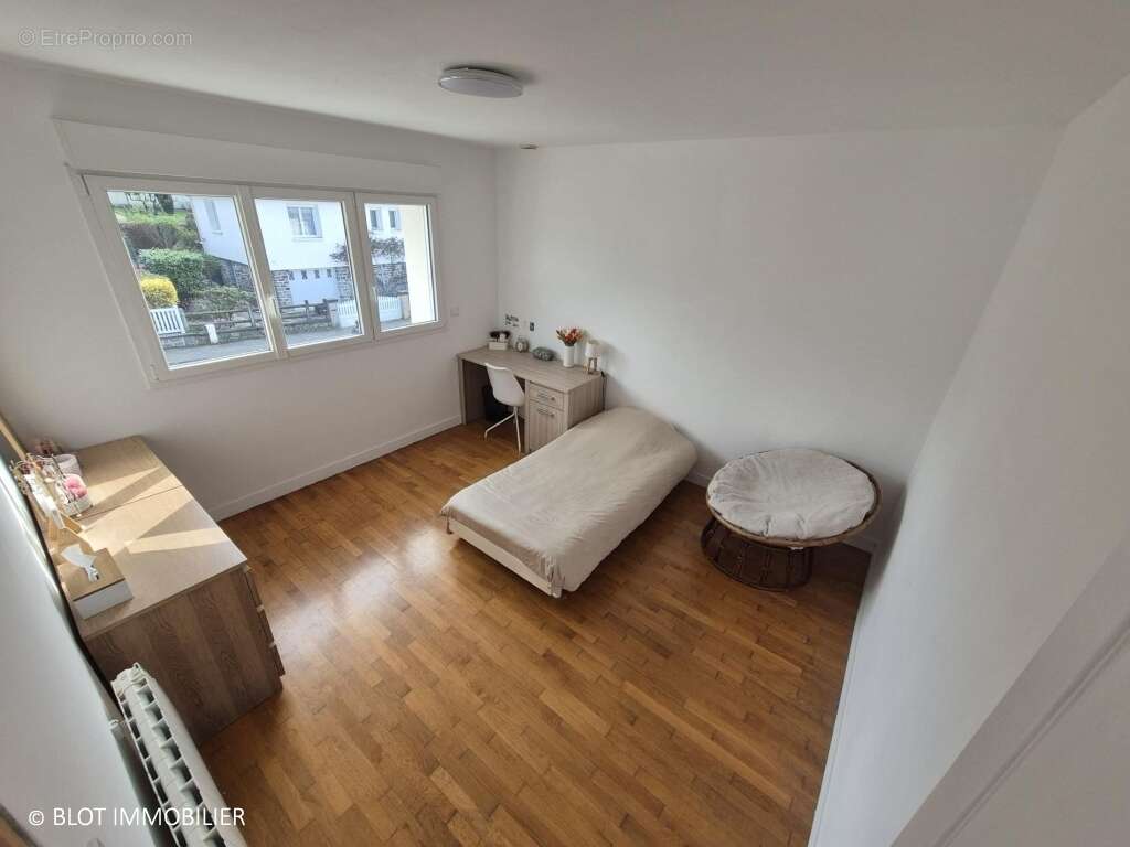 Maison 143 m² à Chateaugiron  - photo 6