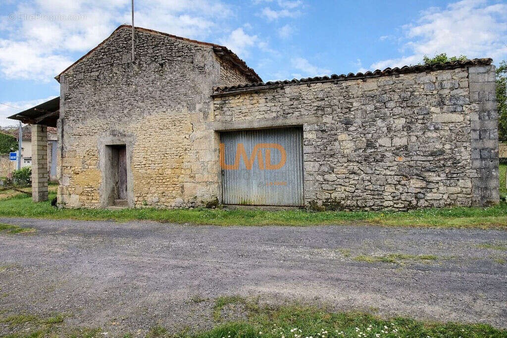Commerce à LA CHAPELLE-DES-POTS
