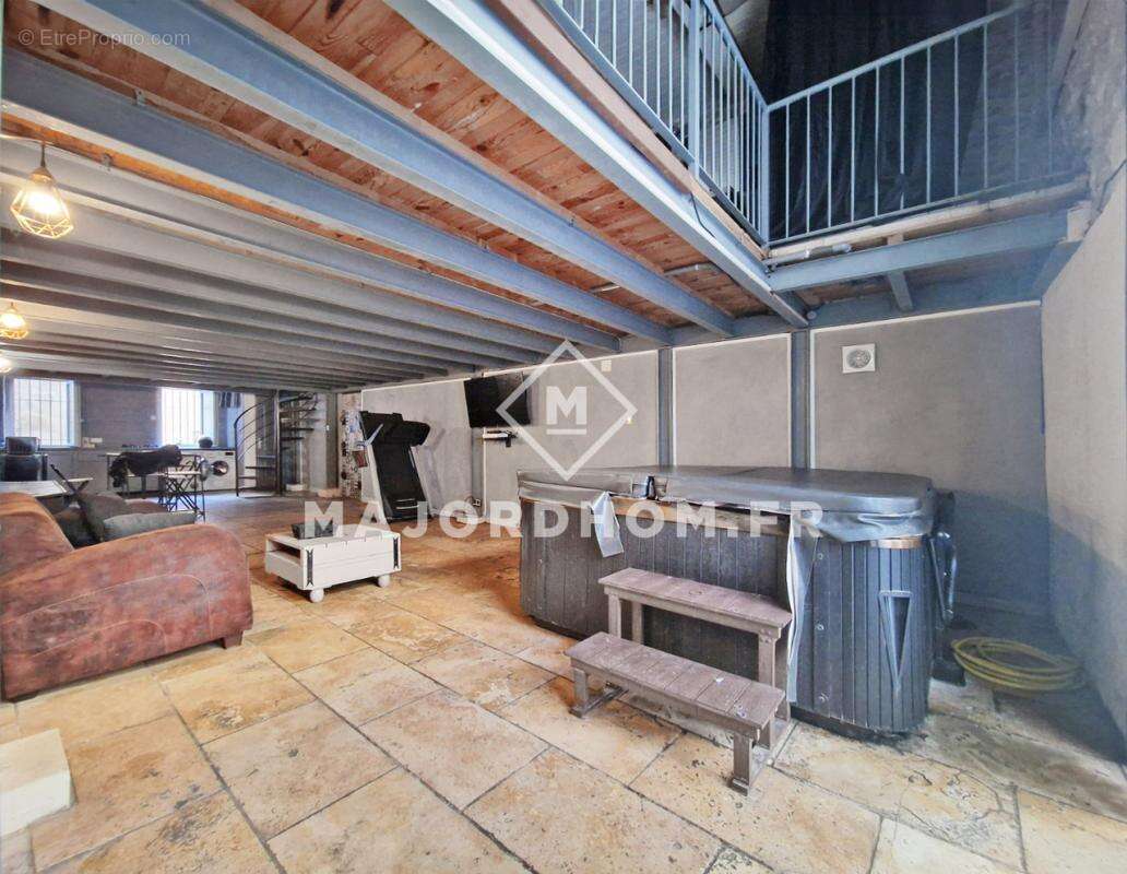 Appartement à MARSEILLE-6E