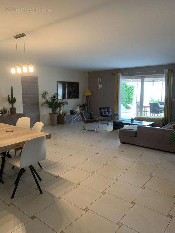 Maison à VILLENEUVE-LES-MAGUELONE