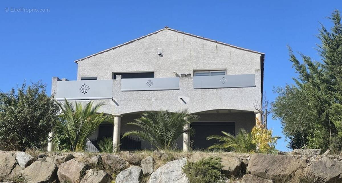 Maison à VILLEMOUSTAUSSOU