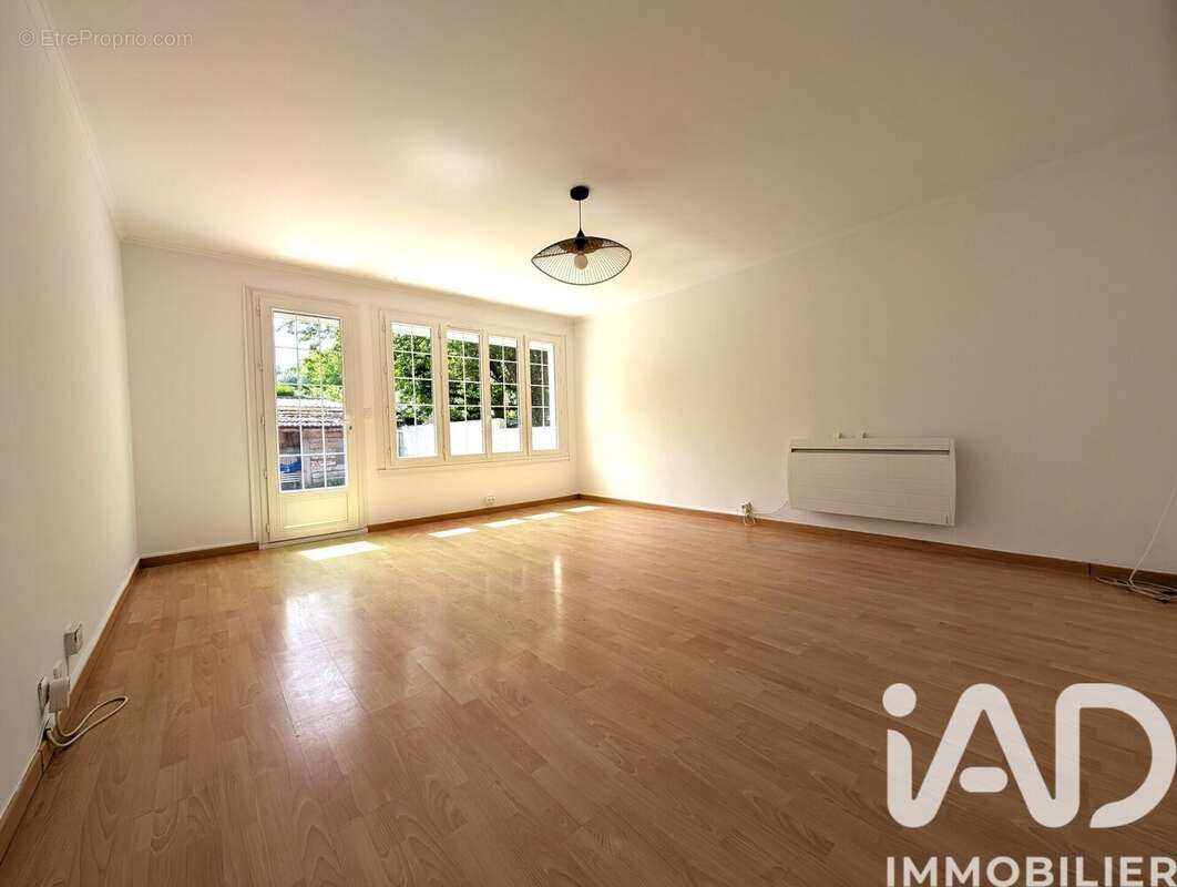 Photo 4 - Appartement à SAINT-THIBAULT-DES-VIGNES