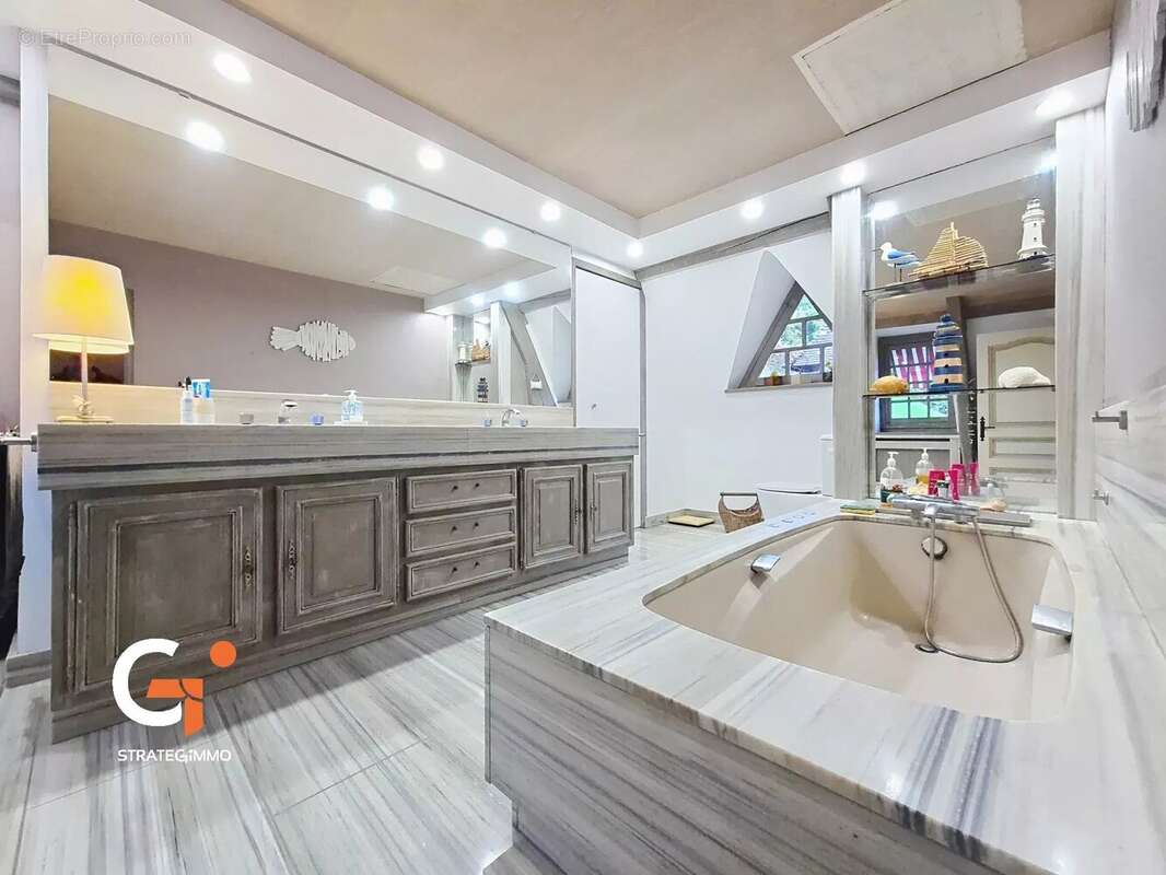 Maison à LA BOUILLE