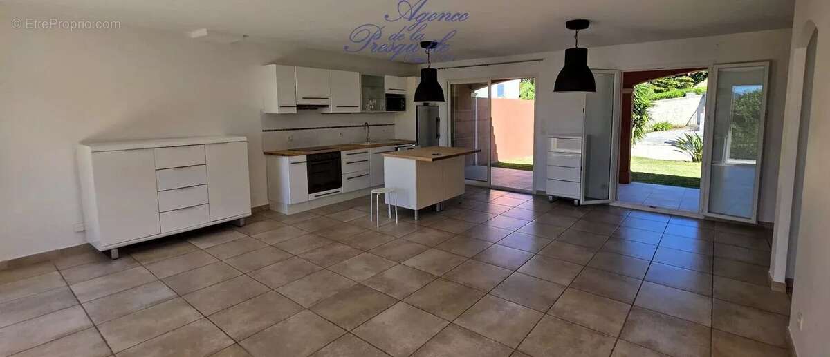 Maison à HYERES