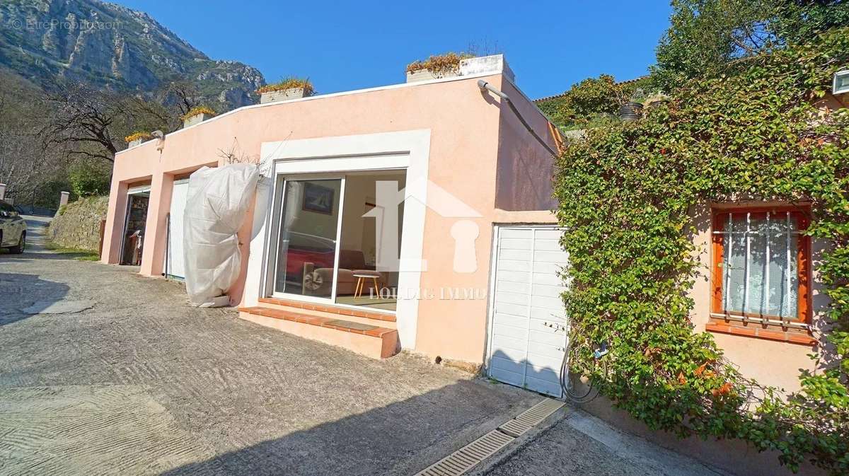 Maison à TOURRETTES-SUR-LOUP