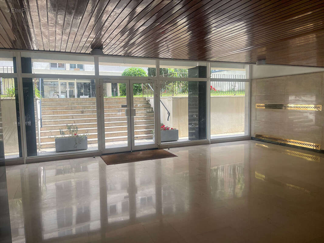 Parking à PARIS-15E