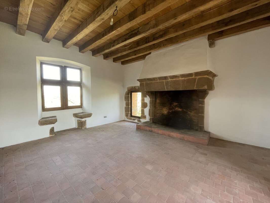 Maison à CONLIE