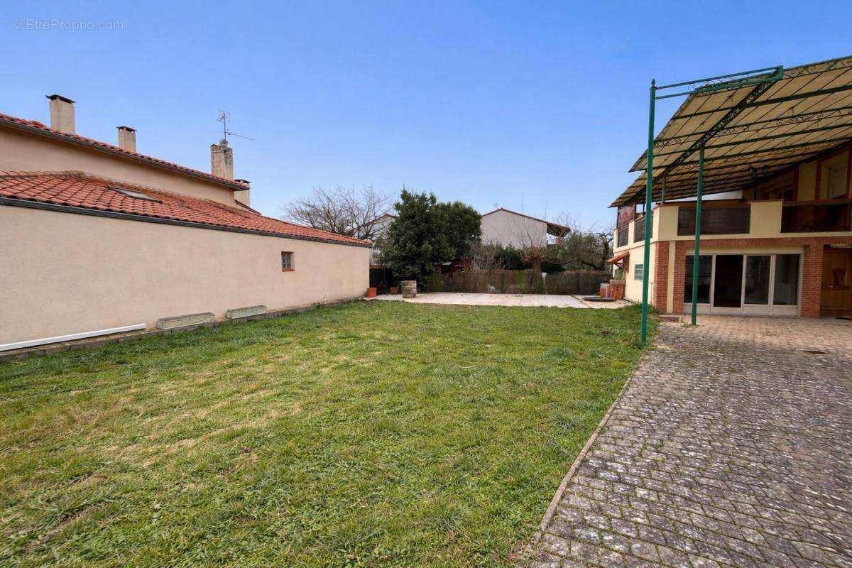 Maison à BRUGUIERES