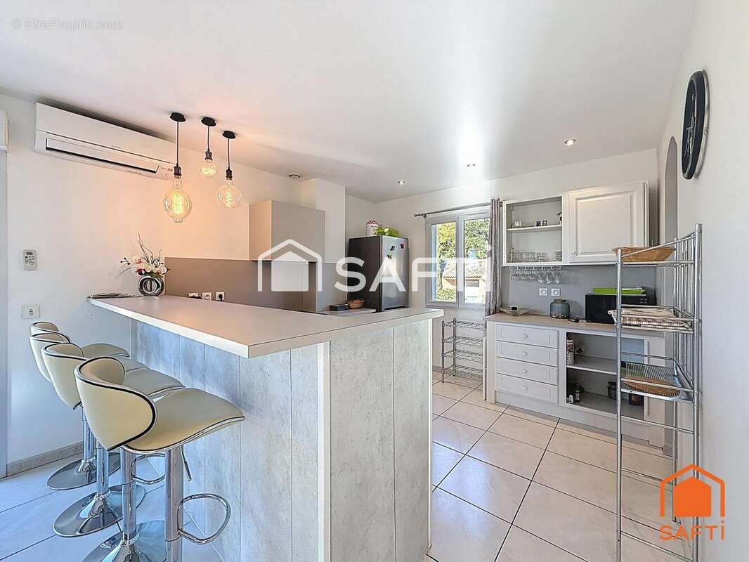 Photo 5 - Appartement à REGUSSE