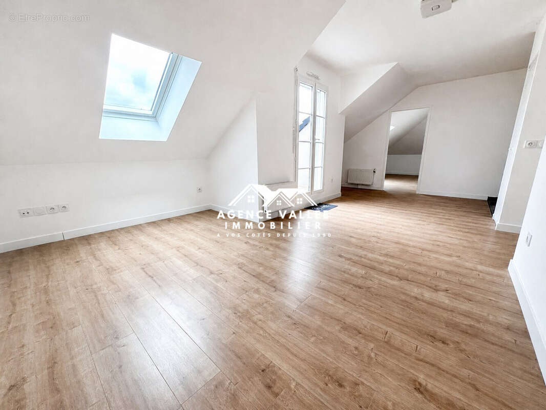 Appartement à SAINT-PIERRE-DU-PERRAY