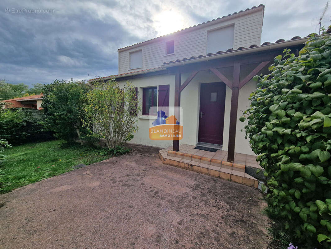 Maison à BOUGUENAIS