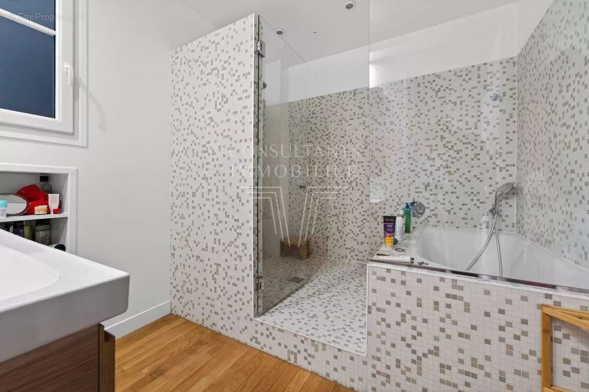 Appartement à PARIS-7E