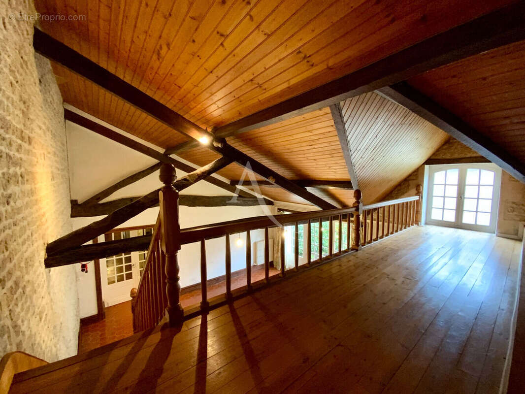 Maison à CRITEUIL-LA-MAGDELEINE