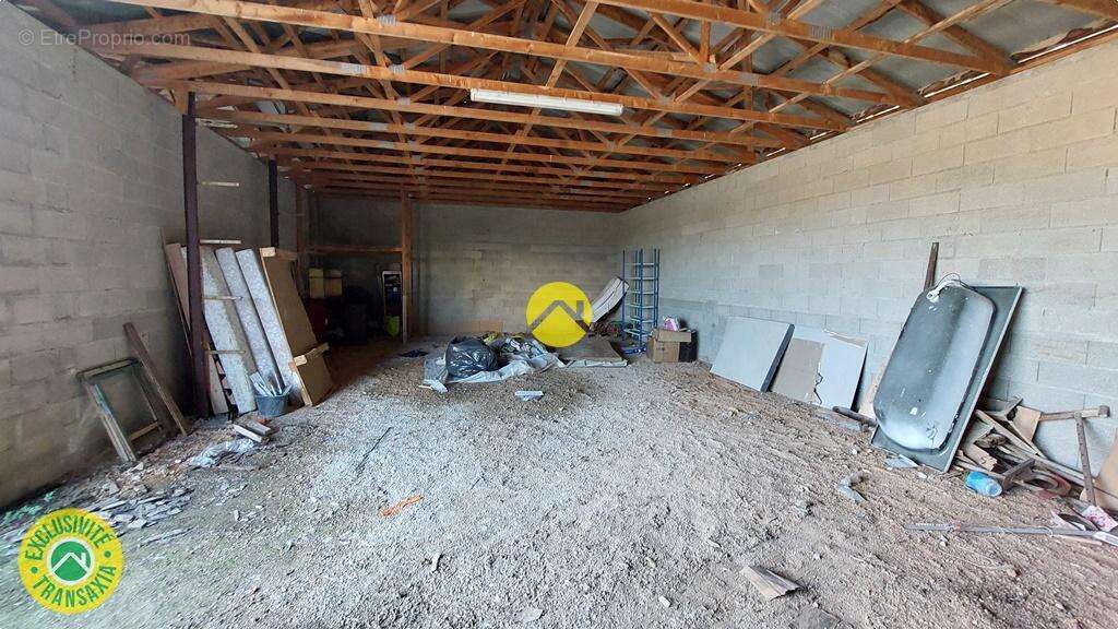 Commerce à RAVIERES