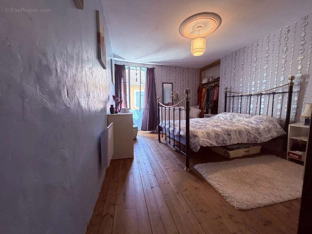 Appartement à MAGNAC-LAVAL