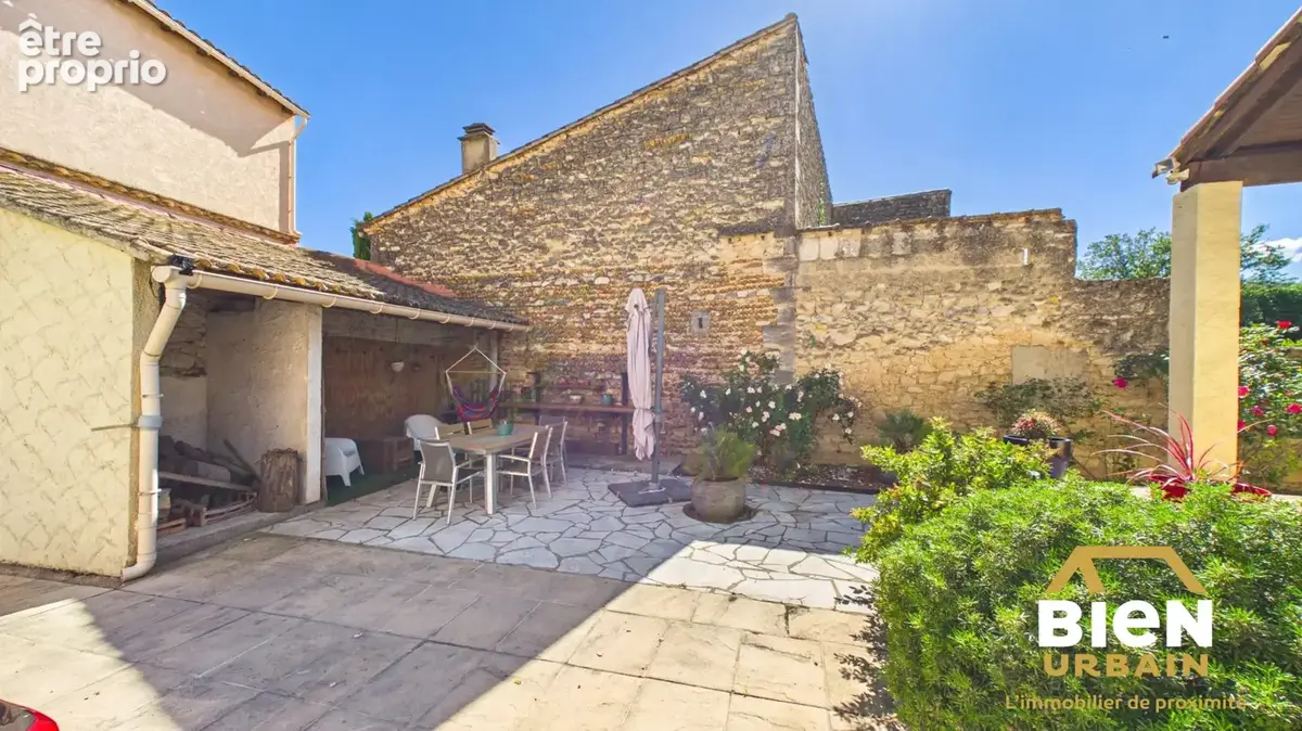 Maison 135 m² à Saint-Gilles  - photo 3