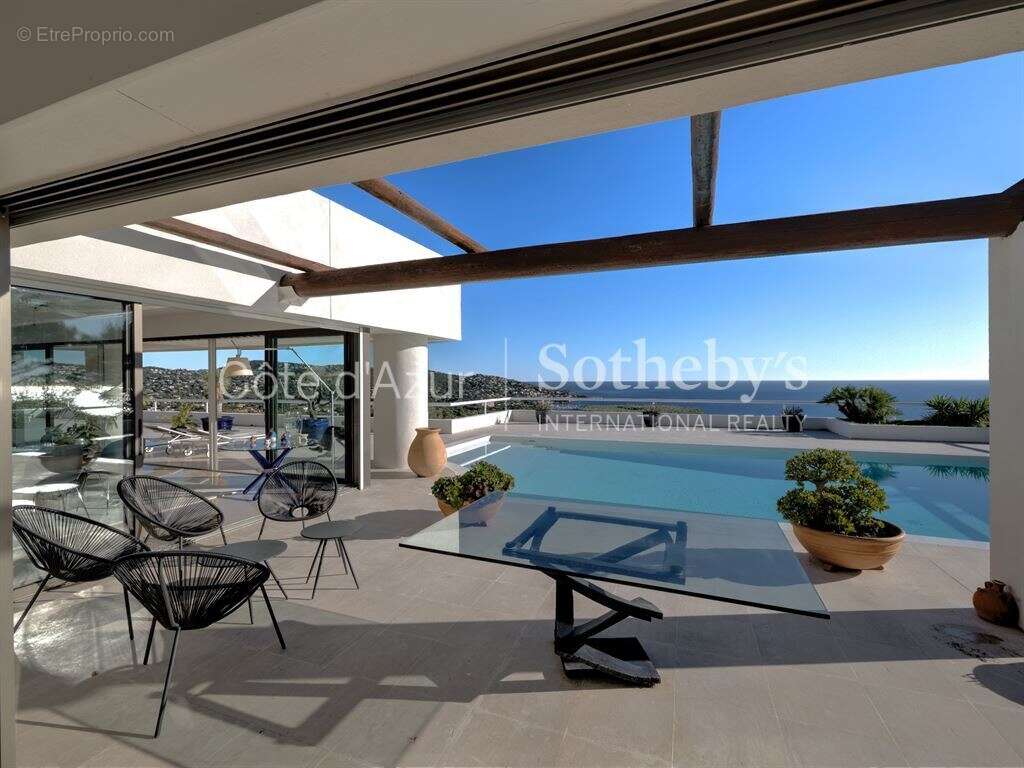 Villa contemporaine avec vue mer panoramique à vendre à Sainte-Maxime - photo 7