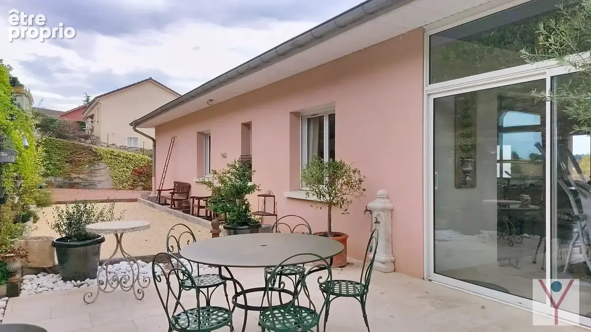 Maison 8 pièces 211 m² à vendre à Chauffailles (71170) - photo 5
