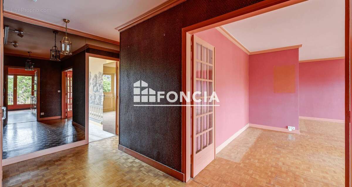 Appartement à SAINT-MAUR-DES-FOSSES