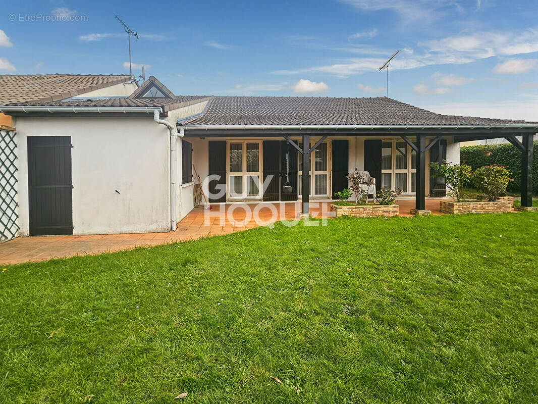 Maison à FONTENAY-TRESIGNY