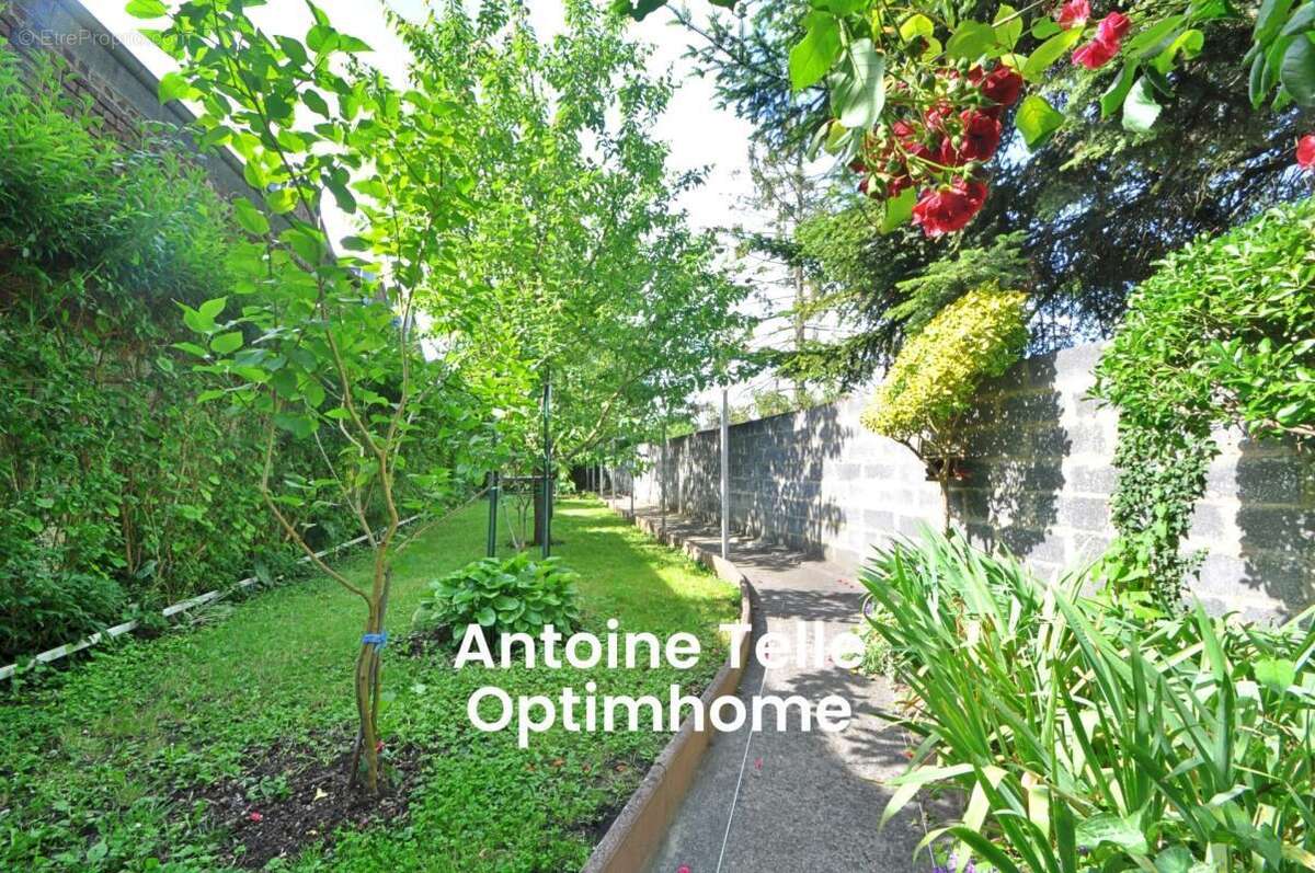 Maison d'habitation & commerce libre avec jardin clos en centre ville - Le Cateau - photo 14