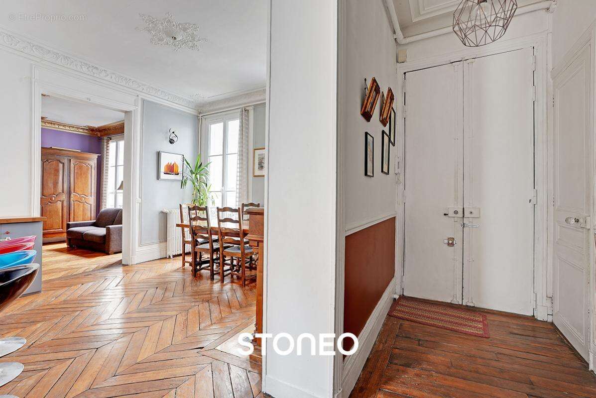 Appartement à PARIS-8E