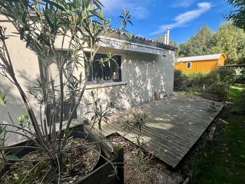 Maison à SAINTE-RADEGONDE-DES-NOYERS