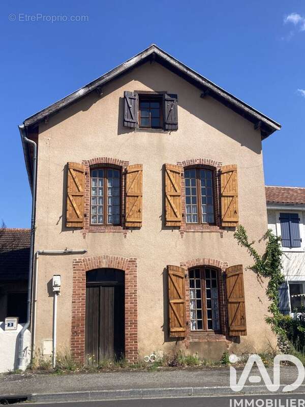 Maison 82 m² à Chelle-Debat  - photo 3