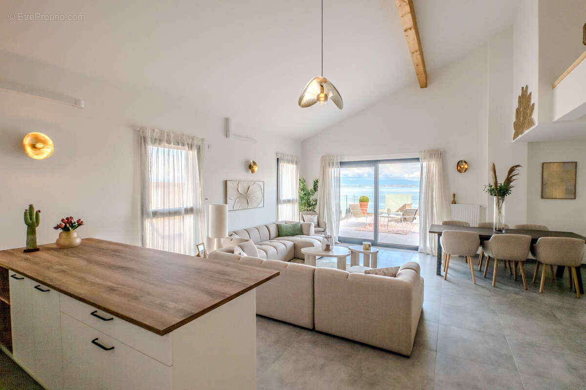 Appartement à EVIAN-LES-BAINS