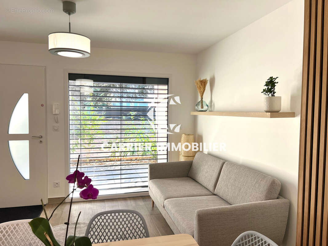 Appartement à SAINT-GENIS-LAVAL