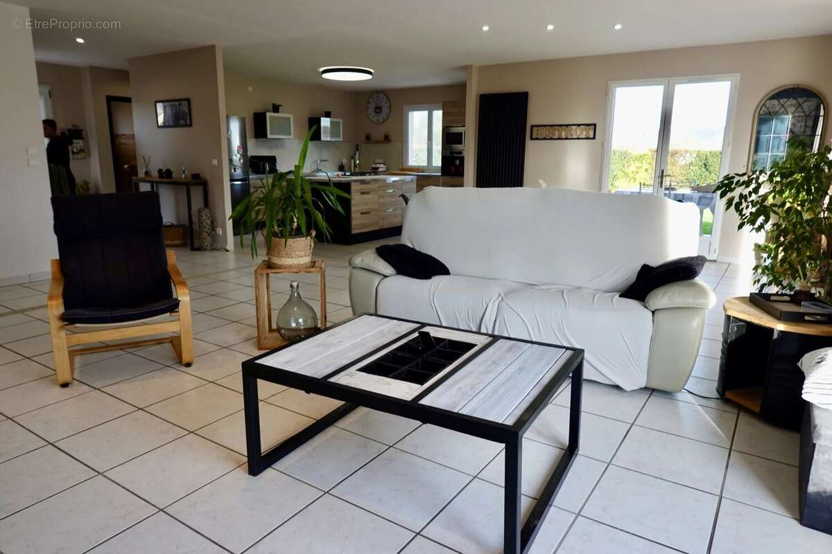 Maison à SAINT-MARTORY