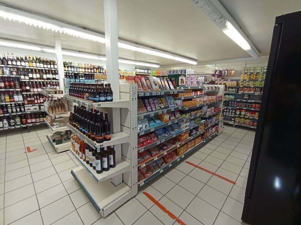 Ensemble immobilier avec épicerie multi-services et - photo 7