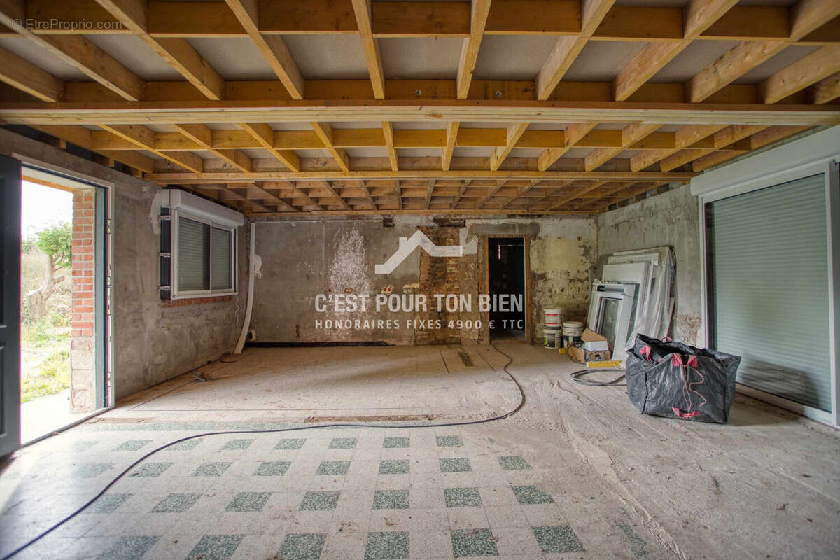 Maison à BUYSSCHEURE