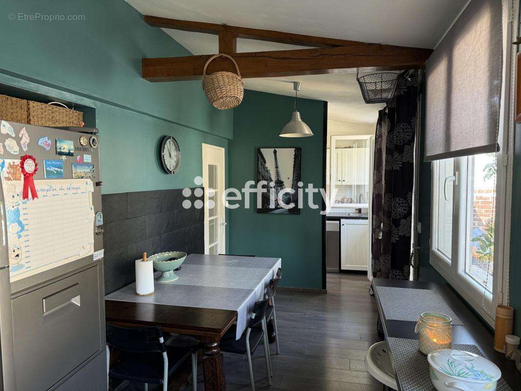 Maison à VERNEUIL-EN-HALATTE