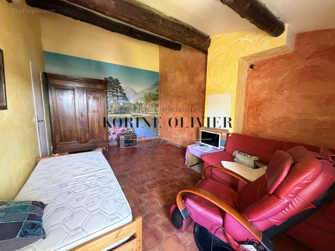Appartement à EGUILLES