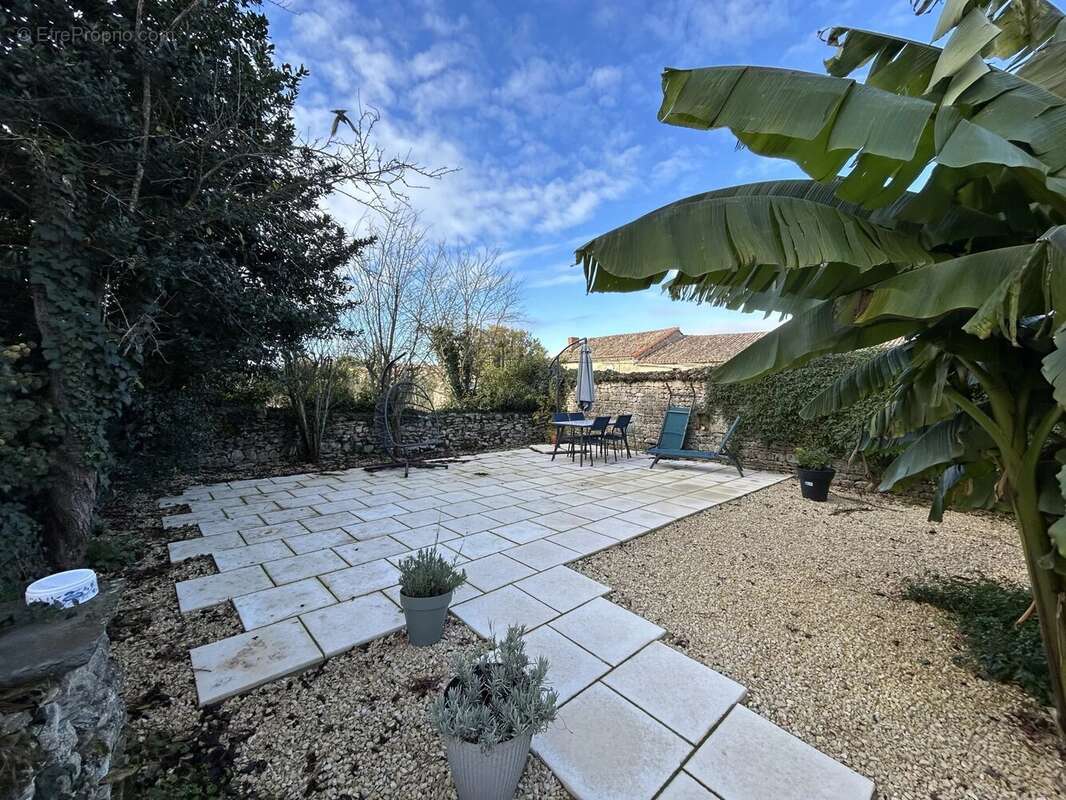 Superbe Maison de Campagne avec Seconde Maison et Granges - photo 15