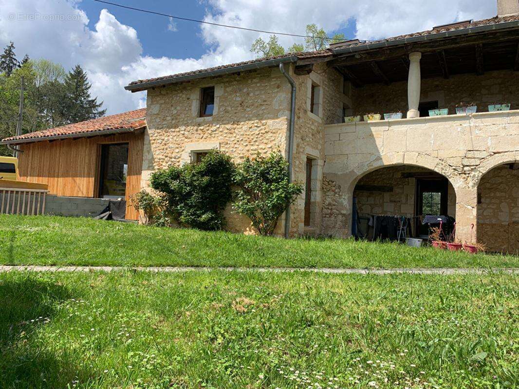 Maison Jaure 13 pièce(s) 380 m2 - photo 2