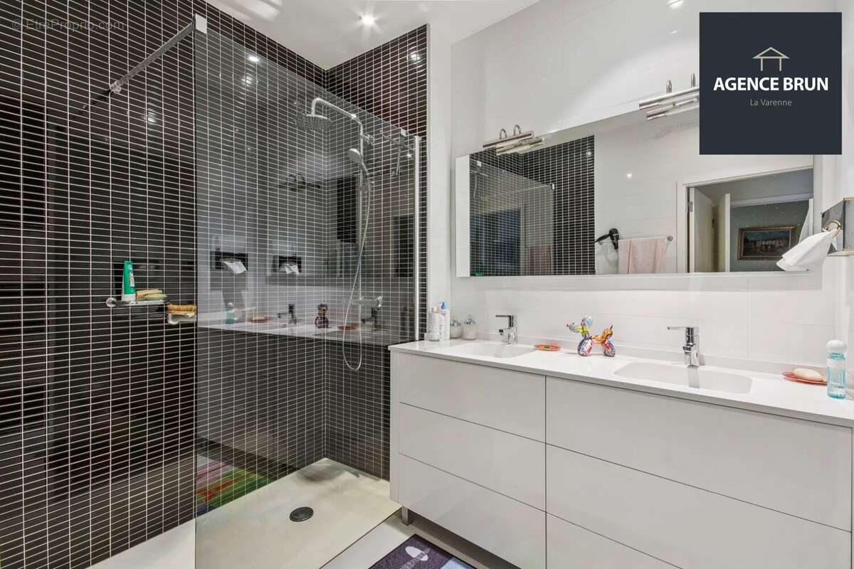 Appartement à SAINT-MAUR-DES-FOSSES