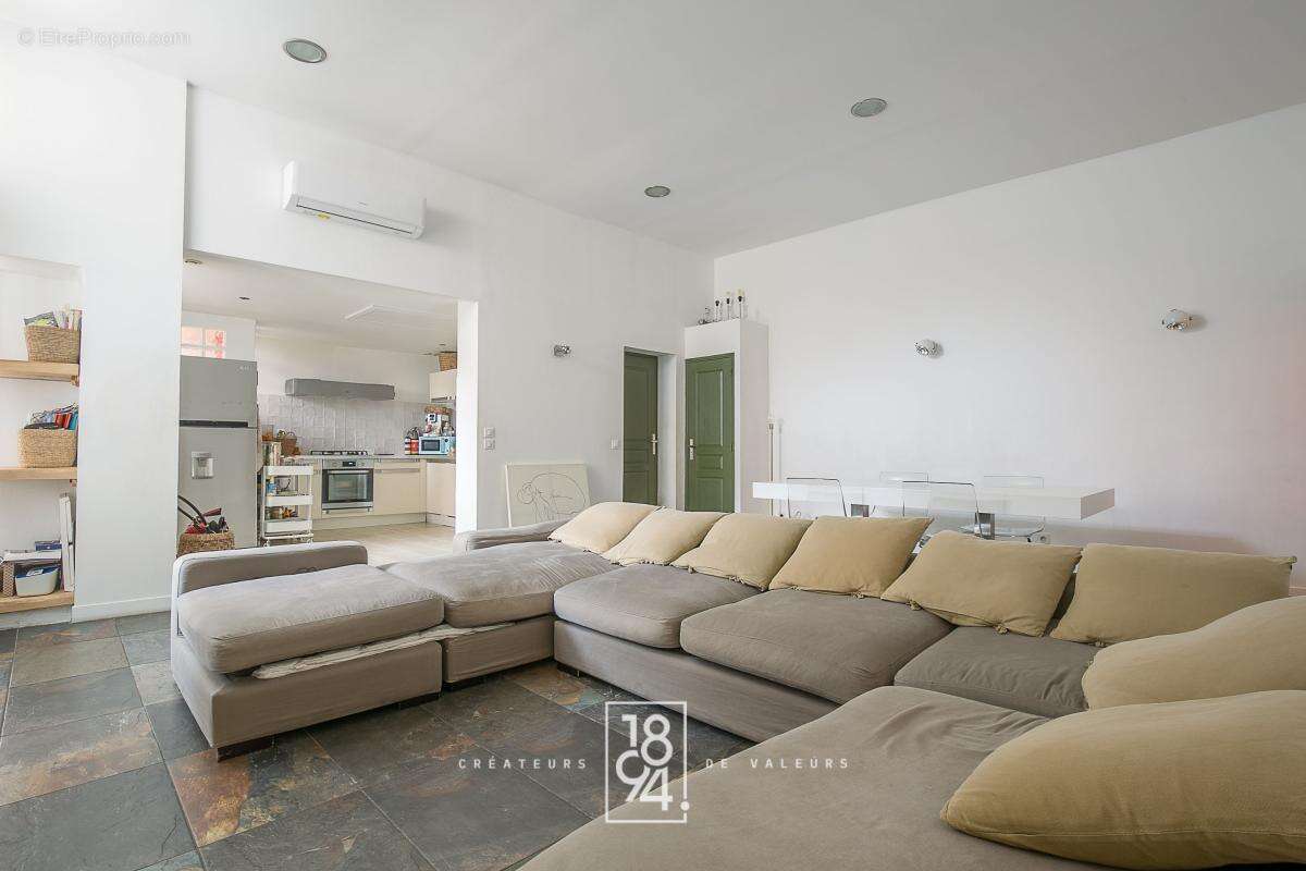 Appartement à MARSEILLE-7E