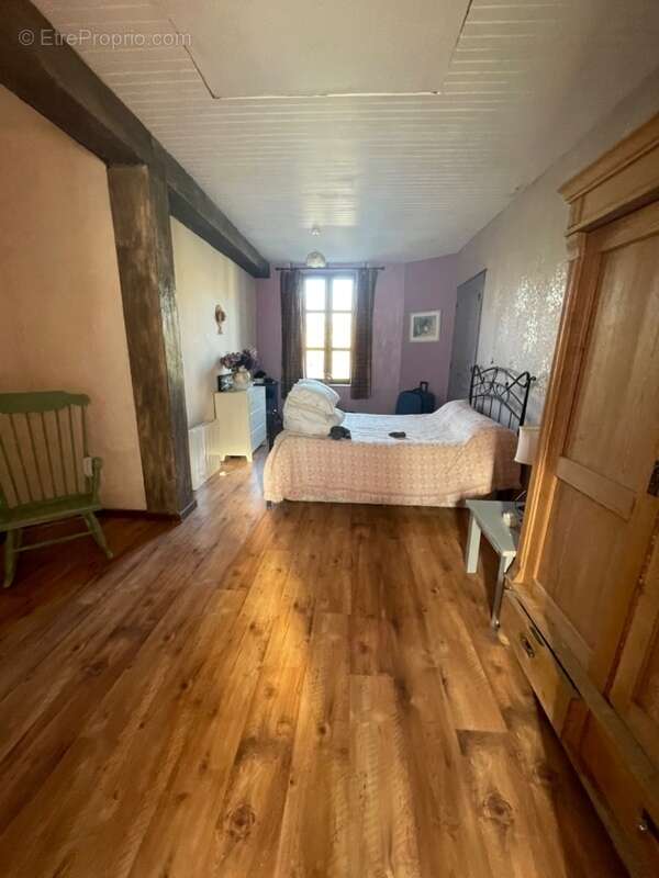 Maison à LA CELLE-DUNOISE