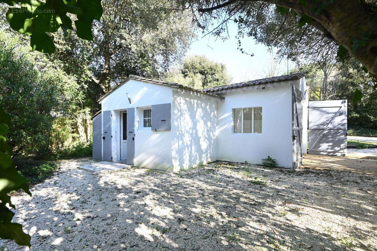 Maison à LES PORTES-EN-RE