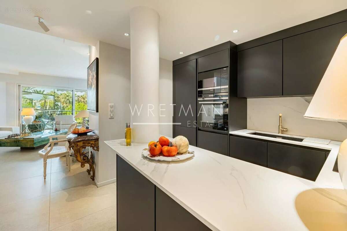Exceptionnel appartement 5 pièces sur la Croisette avec terrasse vue mer et garage - Cannes Croisette - photo 10