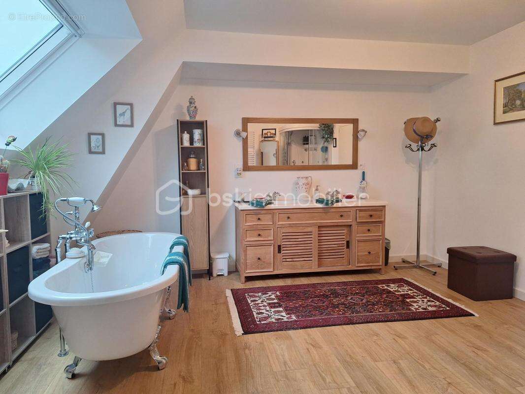 Maison à SAINT-AUBIN-FOSSE-LOUVAIN