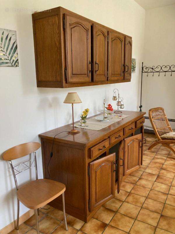 A 7 kms de Saint-André de Cubzac ,au calme à La Lande de Fronsac ,découvrez cette maison R+1  en pierre 1900  d'environ 101 m² h - photo 7