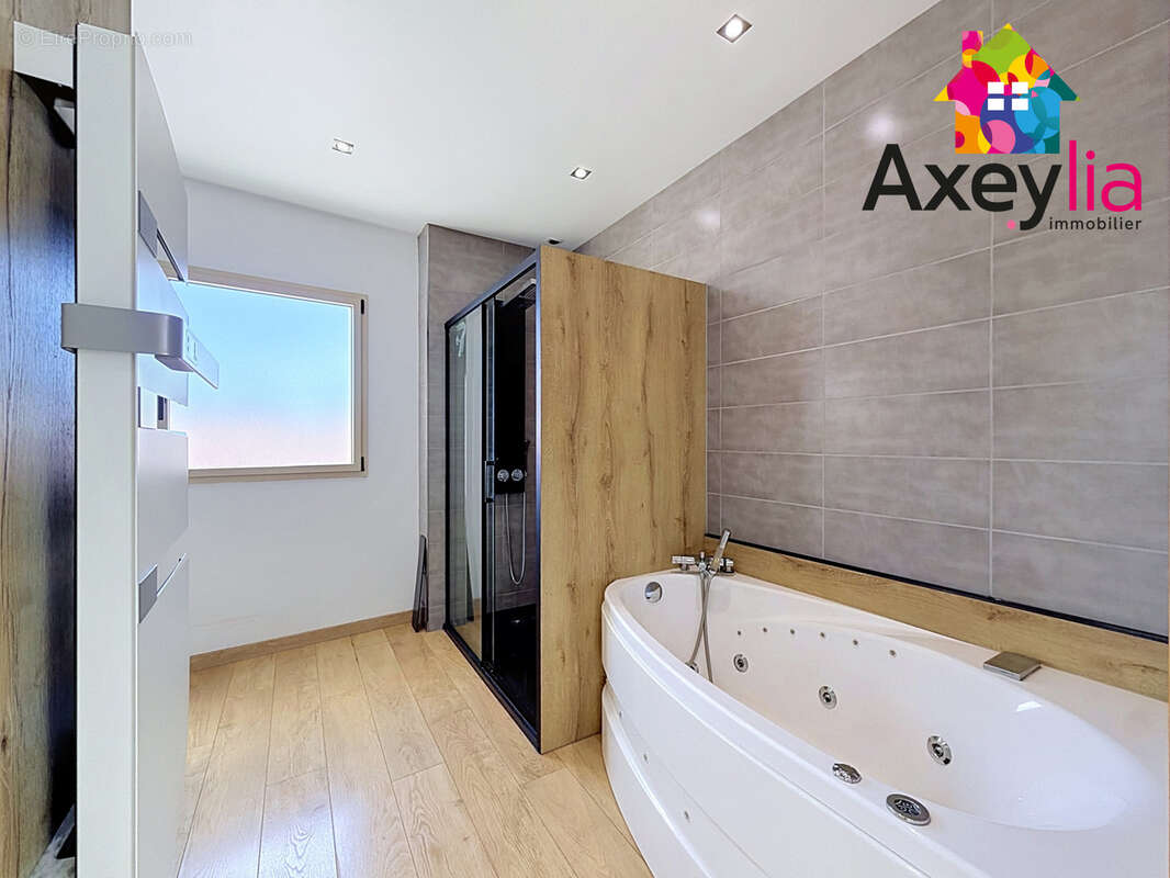 A vendre - feurs -  maison individuelle avec terrain et grand espace de vie - photo 13