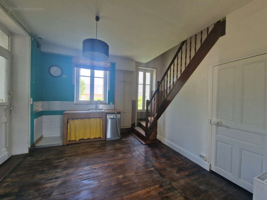 Maison de caractère en pierre avec grange   Saint-Viance - photo 6