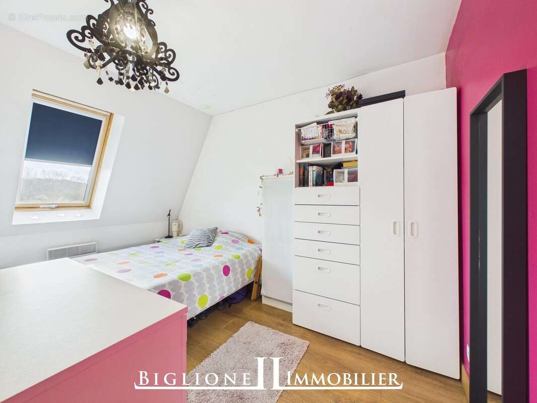 Appartement à VAUJOURS