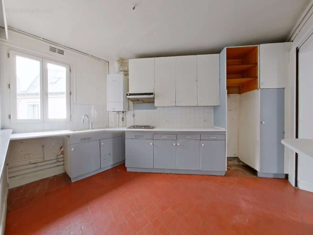 Appartement à PARIS-10E